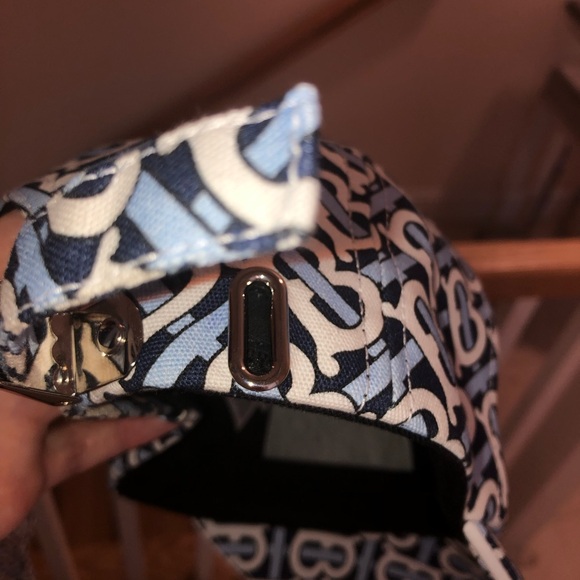 Burberry T- shirt - Picture 11 of 12